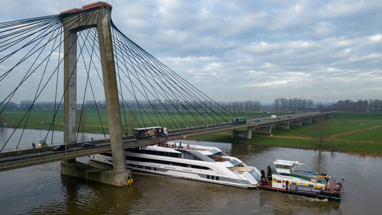 De Galactica ondervindt de nodige problemen bij het verlaten van Brabant (foto: Jelle Swets/Meesters Multi Media).