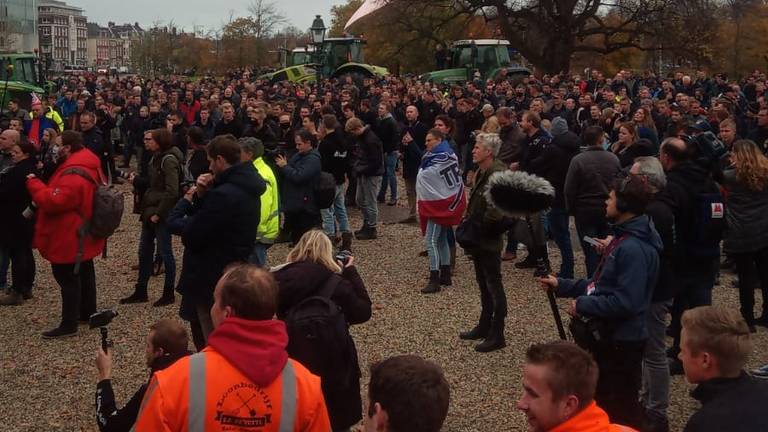 Boeren verzamelen zich in Den Haag (foto: Erik van Oosterhout)