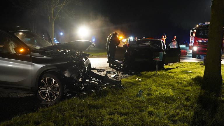 Zeer ernstig gewonde bij botsing van auto's: 'Het was een heel harde klap'