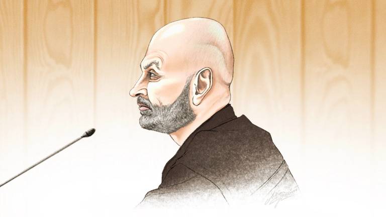 De rechters vroegen vooraf om verdachte Ludo de B. minder herkenbaar te tekenen. (tekening: Adrien Stanziani)