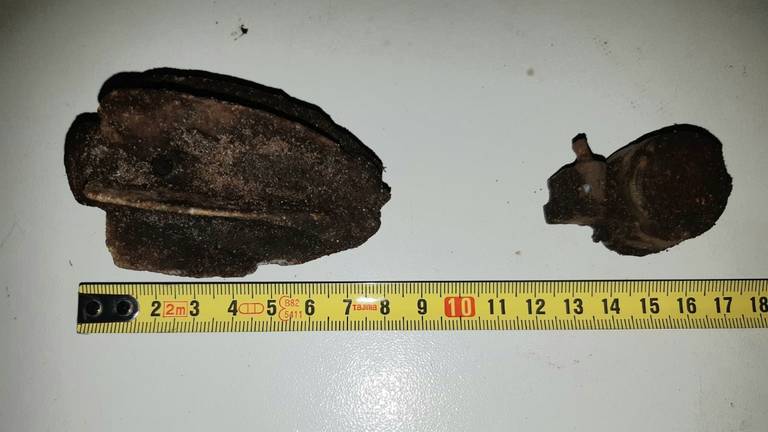 De gevonden stukken munitie (foto: politie).