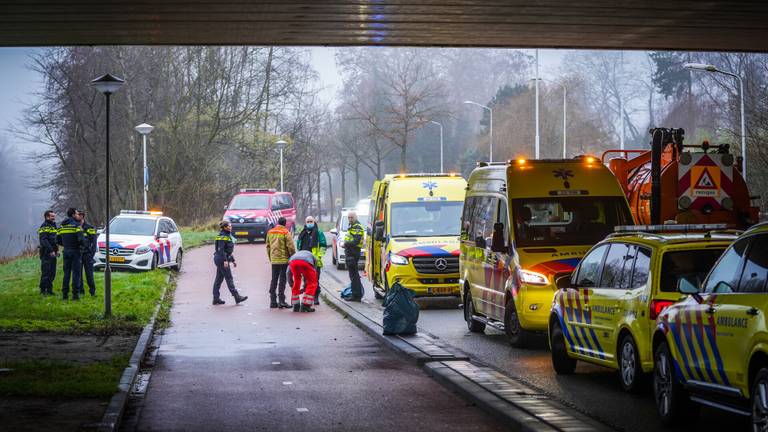 Twee mannen belanden in kanaal bij Best