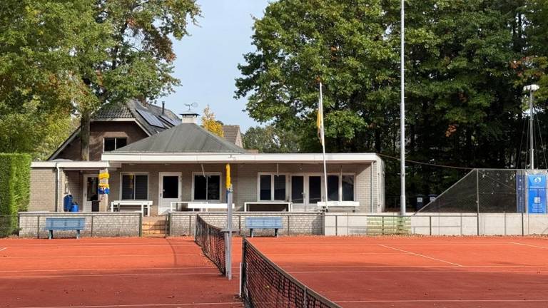De tennisvereniging is ook donderdag nog gesloten (foto: Erik Peeters).