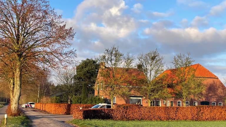 De boerderij ligt aan de rand van De Pannenhoefsebaan (foto: Tonnie Vossen).