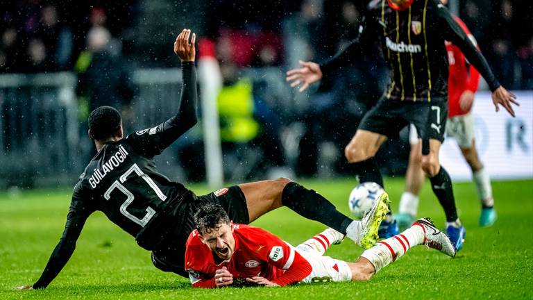 Boscagli schreeuwt het uit na een sliding (foto: Marcel van Dorst). 