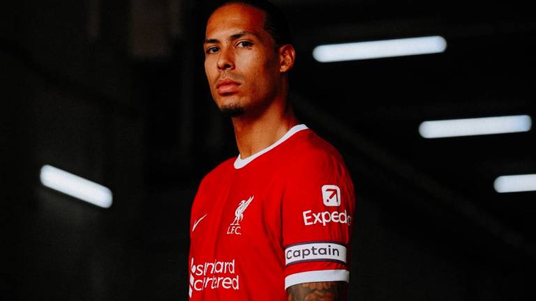 Virgil van Dijk, trotse nieuwe aanvoerder van Liverpool FC (foto: Liverpool FC).