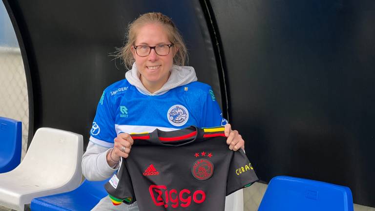 Evelien is fan van FC Den Bosch en Ajax die op 11 januari tegen elkaar spelen (foto: Megan Hanegraaf).