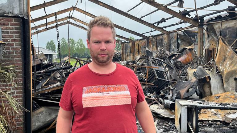 Arnaud zag zijn bedrijf in vlammen opgaan: 'In twee uur was alles weg'