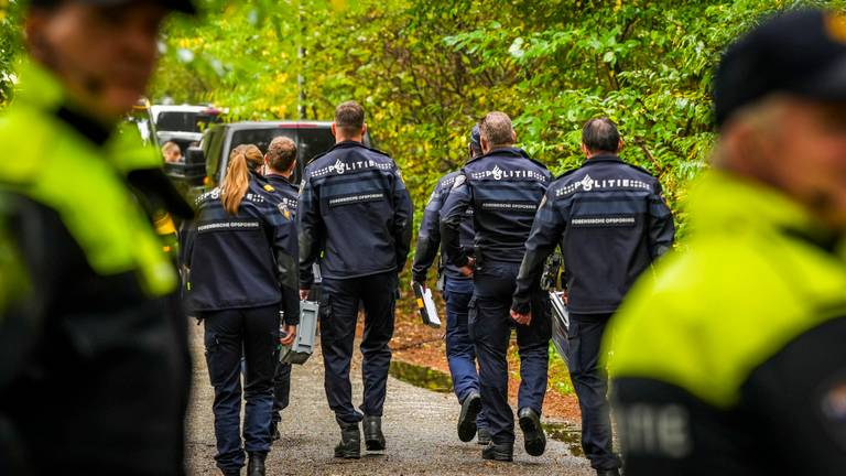 Veel agenten betrokken bij de invallen in Eindhoven (foto: SQ Vision)