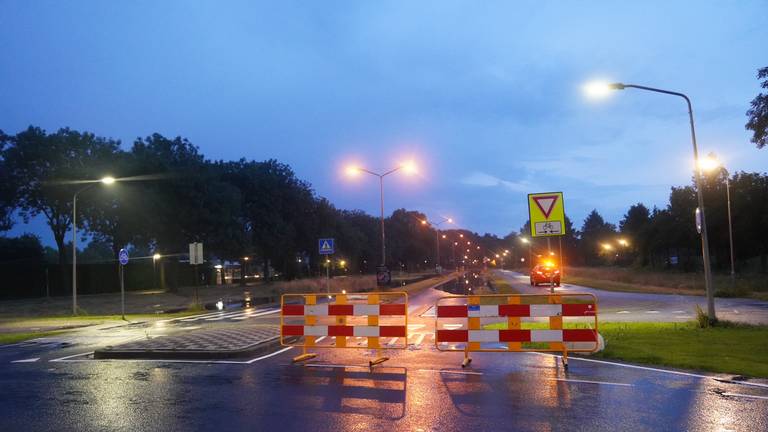 Een aantal straten in Rosmalen is voorlopig afgesloten (foto: Bart Meesters/Meesters Multi Media/SQ Vision).