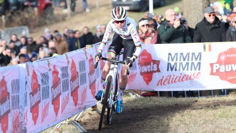 Fem van Empel pakt voor derde jaar op rij Europese titel veldrijden