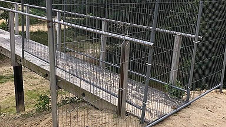 Dieven gingen aan de haal met de stalen netten van de loopbruggen. (Foto: gemeente Bergen op Zoom)