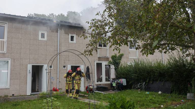 Brandweer bij het huis (foto: Arno van der Linden/SQ Vision).