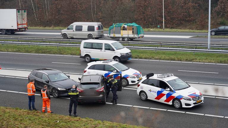 Aanhouding op A58, afrit dicht (foto: SQ Vision).
