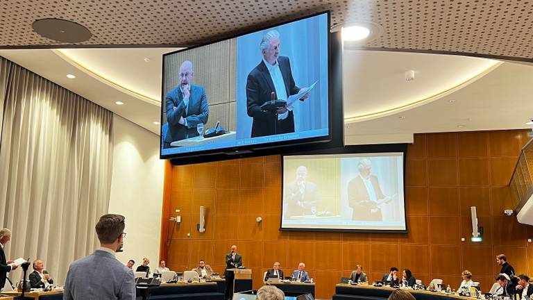 Mikkers tijdens een interpellatiedebat over zijn Marokkanen-uitspraak (foto: Megan Hanegraaf).