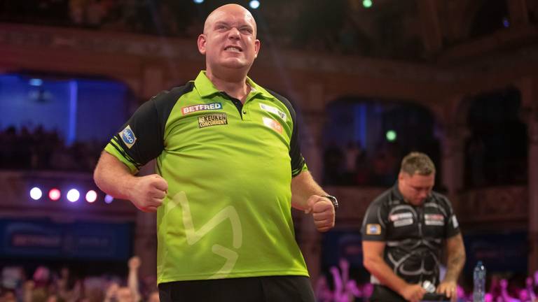 Michael van Gerwen gooide al zo'n 10 miljoen euro aan prijzengeld  bij elkaar (foto: Taylor Lanning/PDC).