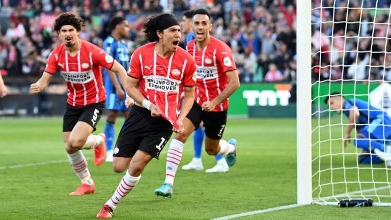 Ontlading bij de PSV-spelers bij de 1-1 van Gutiérrez (Foto: ANP)