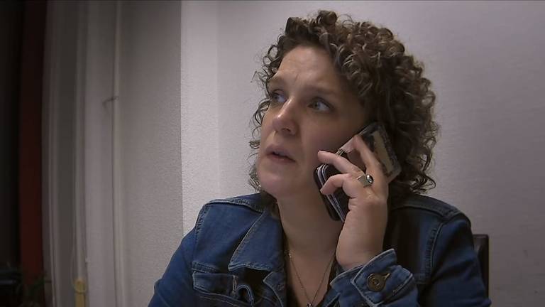 Sietske Martens aan het werk bij het Crisis Interventie Team in Tilburg (beeld: BNNVARA).