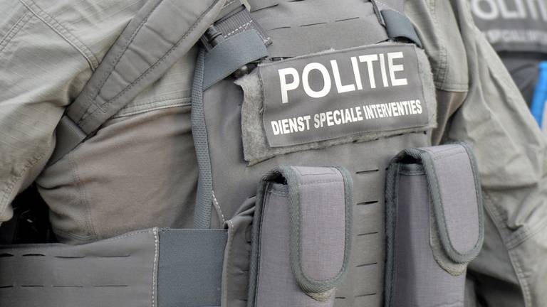 Speciaal opgeleide mensen werden ingezet bij de aanhouding van een IS-verdachte (foto: Perry Roovers)/SQ Vision).