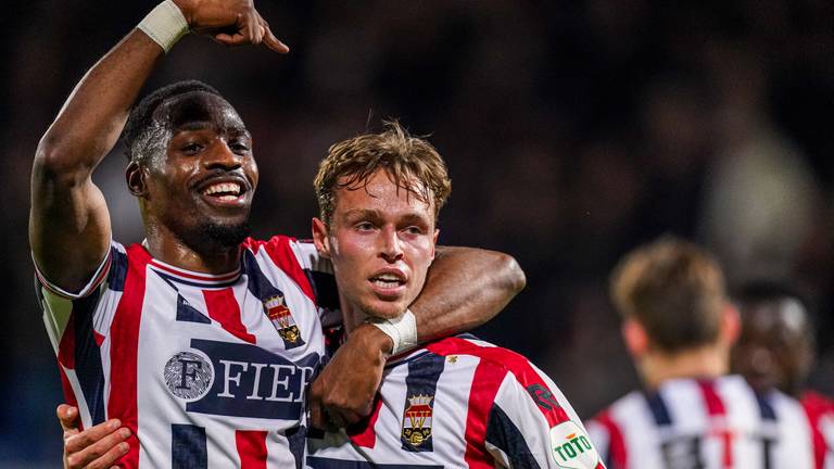 Elton Kabangu, links, en Niels van Berkel van Willem II (foto: OrangePictures).