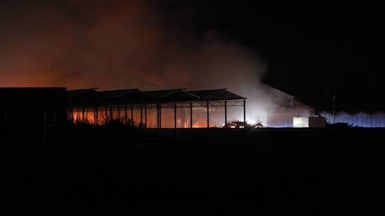 Een beeld van de grote  brand in Etten-Leur (foto: Christian Traets/SQ Vision).