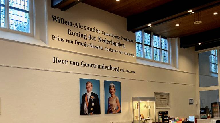 Willem-Alexander afgebeeld als Heer van Geertruidenberg op eeuwenoude kerkmuur
