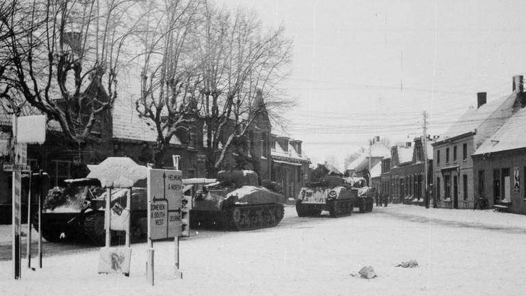 De Markt in Asten in 1944. 