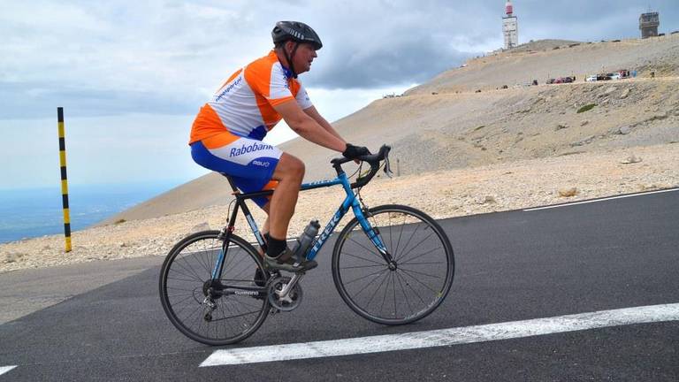 Loco-dijkgraaf Ernest de Groot bedwingt weer de Mont Ventoux (privéfoto).