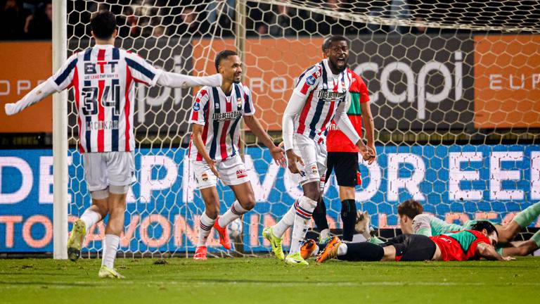 Vreugde na een doelpunt van Willem II-spits Jeremy Bokila (foto: Orange Pictures).