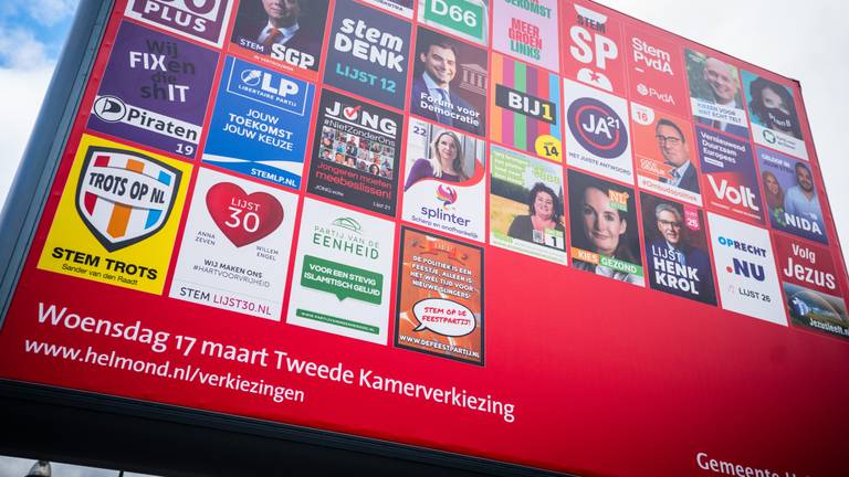 Een verkiezingsbord in het centrum van Helmond (foto: ANP).