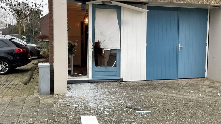 Bewoner in shock na explosie bij zijn voordeur: 'Had wel dood kunnen zijn'