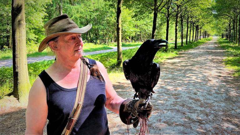 Ravenman Peter van Gurp met zijn Ragnar (foto: Raoul Cartens).