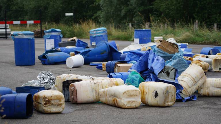 Een drugsdumping in Nieuw-Vossemeer, juli 2021 (Foto: Jeroen Stuve / SQ Vision)