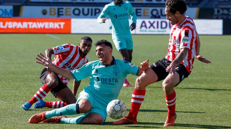 Vangelis Pavlidis, strijdend voor Willem II tegen Sparta (foto: OrangePictures).