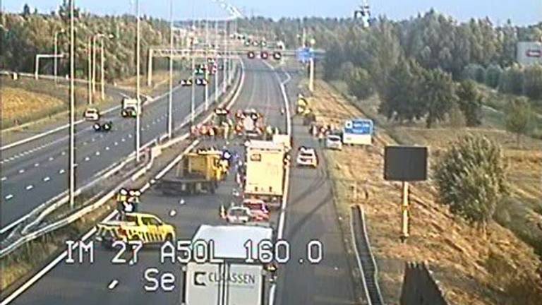 Het ernstige ongeluk gebeurde op de A50 bij Heteren (foto: Rijkswaterstaat/Twitter). 