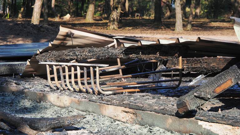 De brandstichting bij safaripark Beekse Bergen leidde tot veel schade (foto: Toby de Kort/SQ Vision).