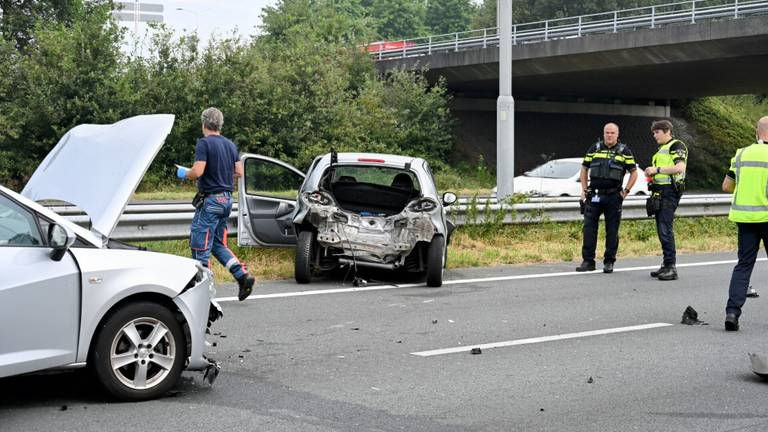 A58 weer open na ongeluk met meerdere voertuigen