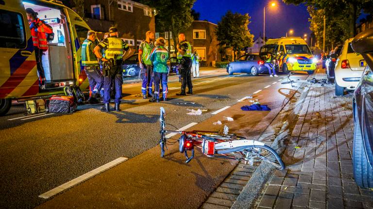 Diverse hulpdiensten werden opgeroepen na de aanrijding in Eindhoven (foto: SQ Vision).