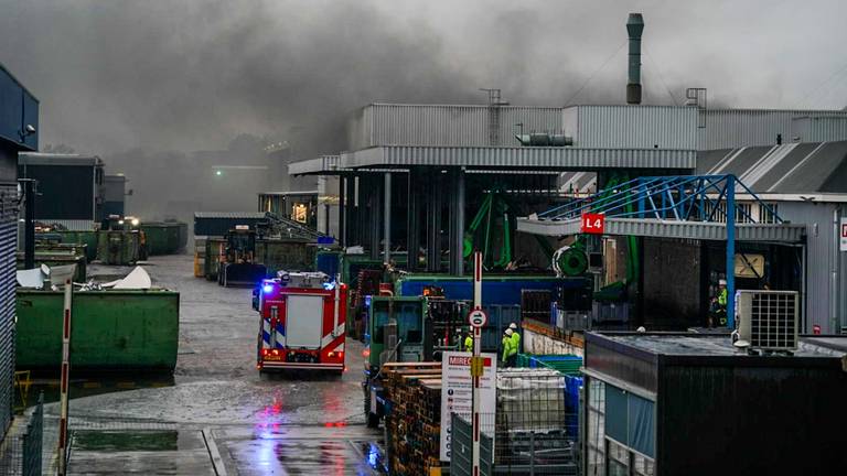 De brand vrijdagnacht. foto: Sem van Rijssel/SQ Vision).