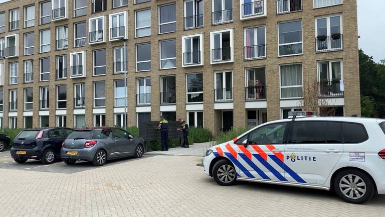 Het appartementencomplex waar de overval is gepleegd (foto: Jan Peels).