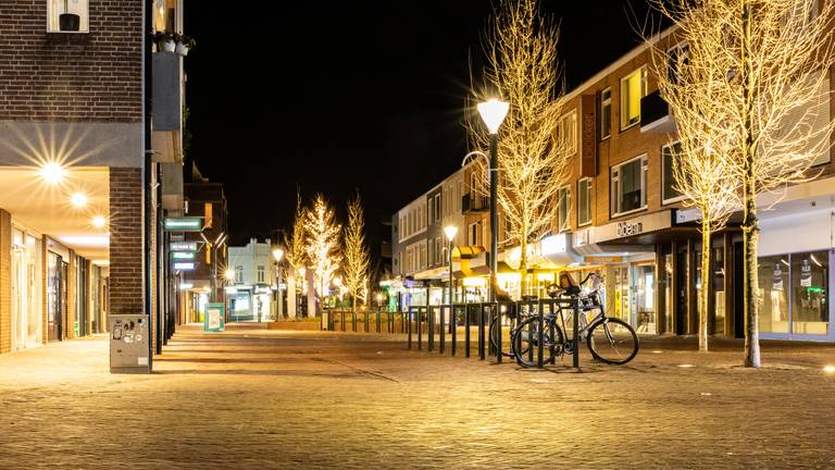 Het centrum van Geldrop tijdens de lockdown begin 2021 (foto: Venema Media/ANP).