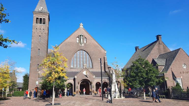De Willibrordusparochie heft onder meer kerken in Aalst, Waalre en Valkenswaard (foto: Hans van Hamersveld).
