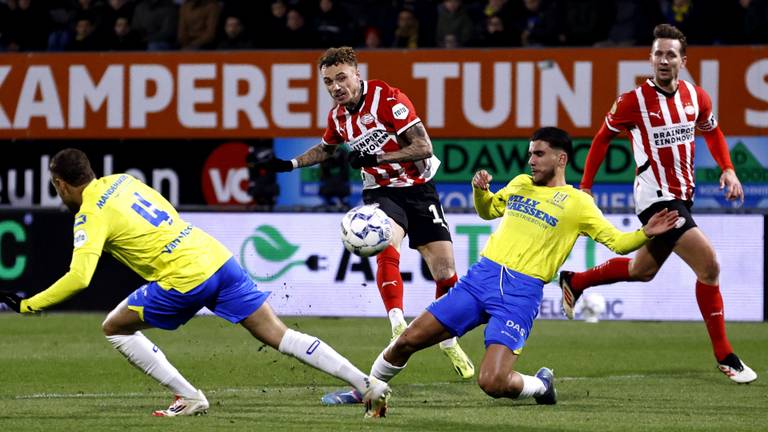 Noa Lang scoorde de 2-0 tegen RKC (foto: ANP).