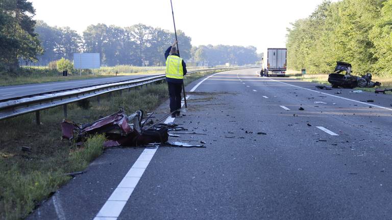 Het ongeluk op de A73 gebeurde rond zes uur zondagochtend (foto: SK-Media).