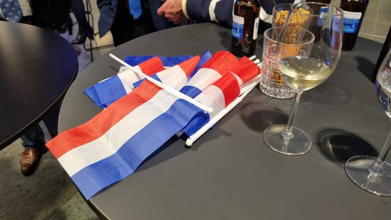 PVV-vlaggetjes blijven ongevlagd