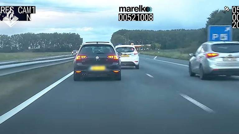 Bestuurder Golf moet rijbewijs inleveren na dollemansrit