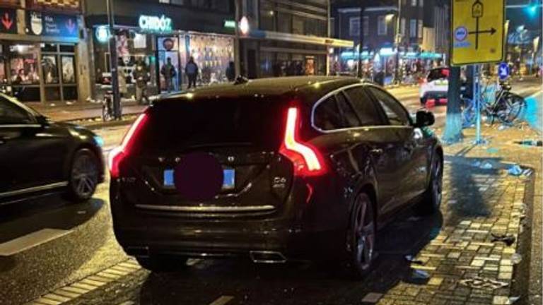 De taxicontroles vonden plaats in Den Bosch en Eindhoven (foto: Instagram verkeerspolitie Oost-Brabant).