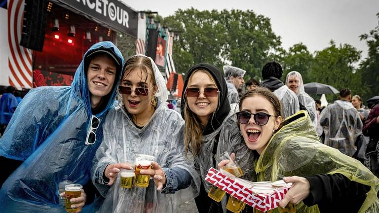 Een letterlijke natte klets in Breda (Foto: Marcel van Dorst).