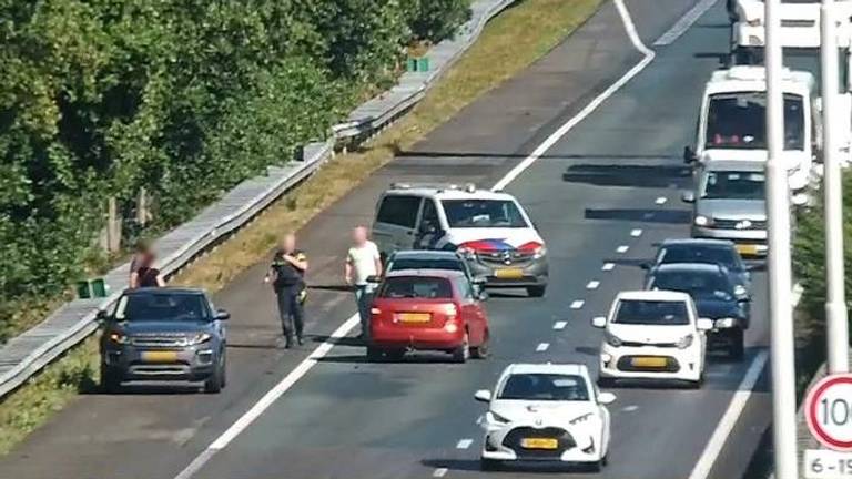 De file was snel gevormd (foto: Rijkswaterstaat).