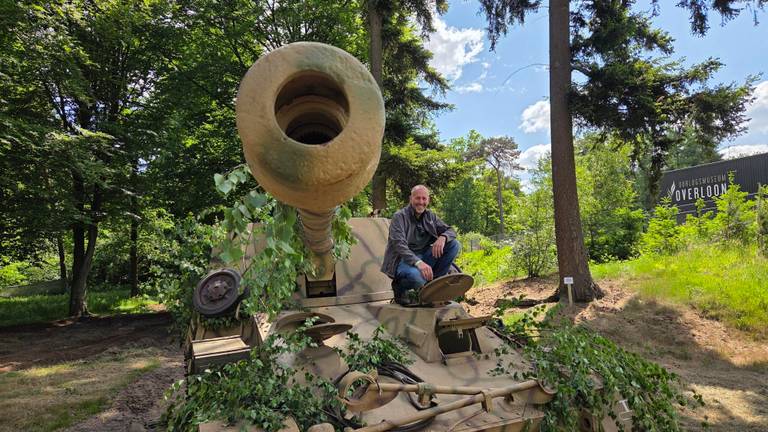 Pascal Uyen op 'zijn' tank (foto: Omroep Brabant).